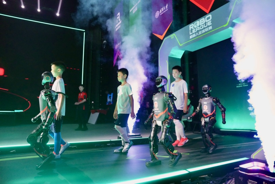 场均18分8板8助，年薪4900万！被捧进MVP前五，或许联盟也失算了.