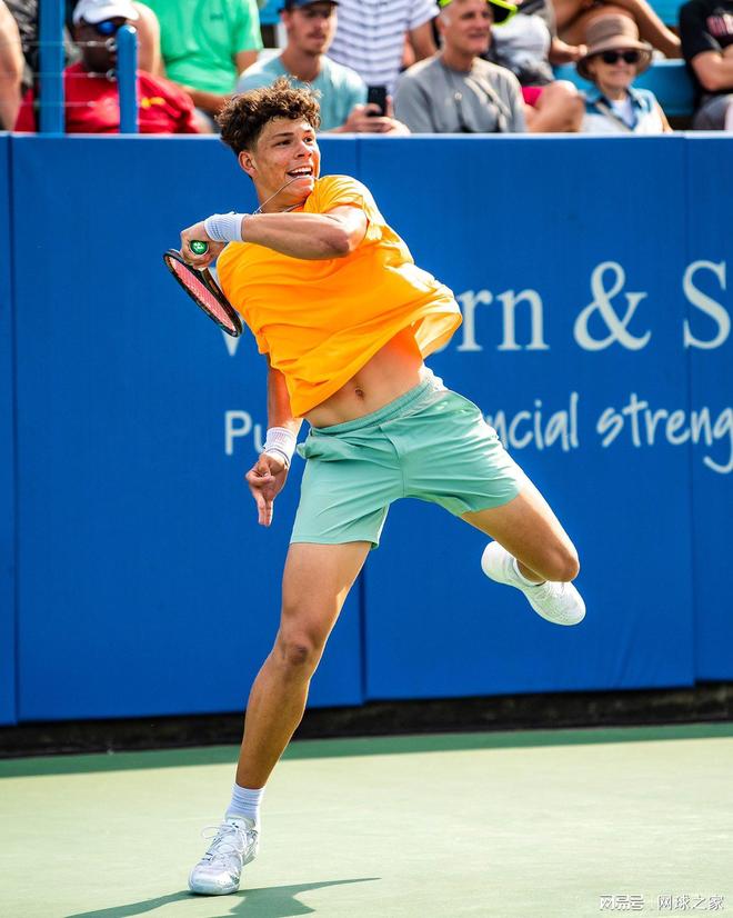 年仅24岁 年仅24岁