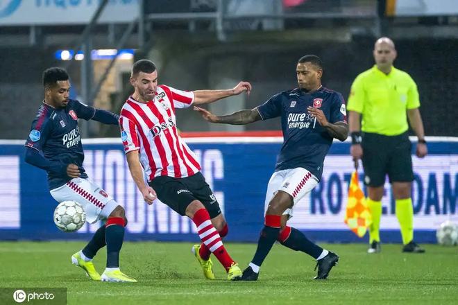 并列入近距 并列入近距