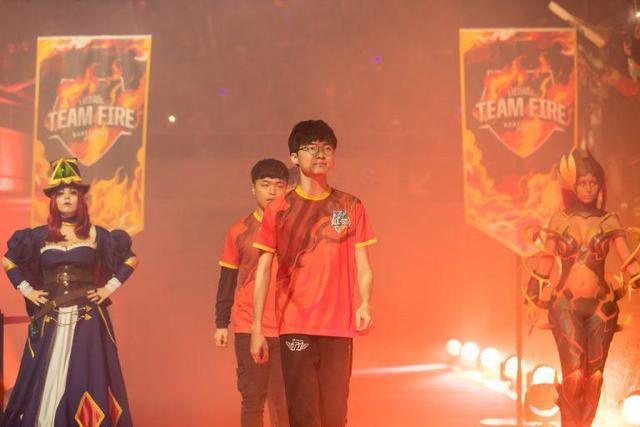 库里31+7+7巴特勒21分 字母哥空砍34分勇士力克雄鹿